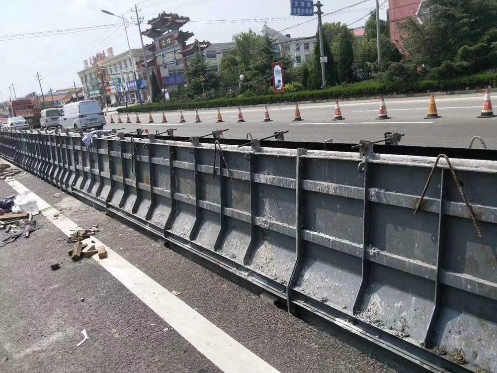 高速公路防撞墙钢模具— 混凝土防撞墙钢模具厂家制作供应
