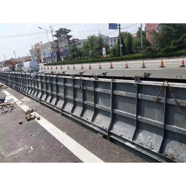 高速公路防撞墙钢模具— 混凝土防撞墙钢模具厂家制作供应