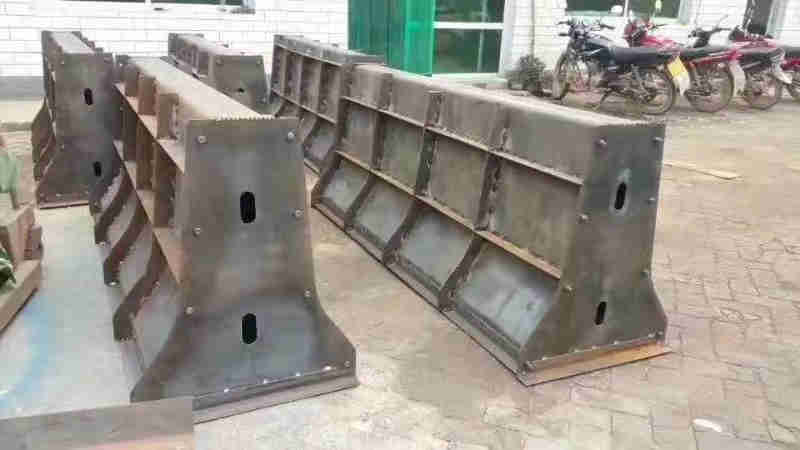 佛山公路防撞墙钢模具厂家报价—双桥区公路防撞墙钢模具