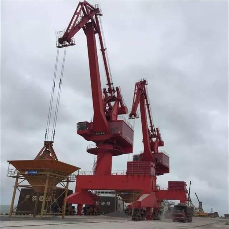 港口吊机防腐图3