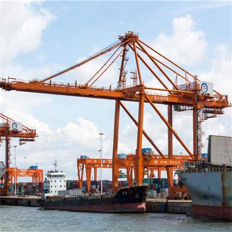港口吊机防腐图3