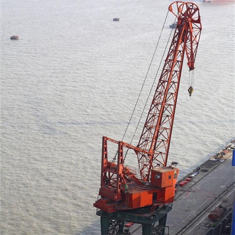 港口吊机防腐图2