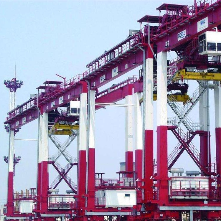 港口吊机防腐图2