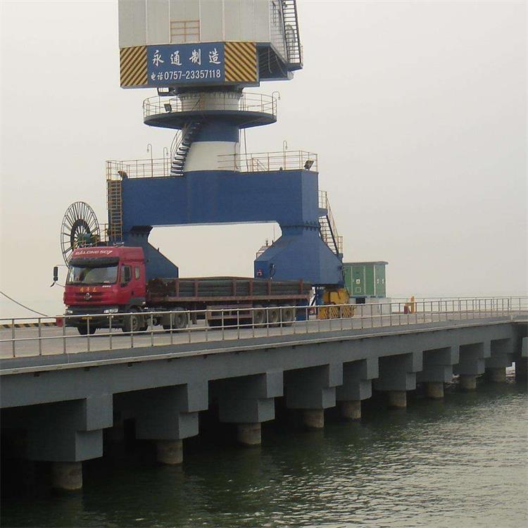 港口吊机防腐图3