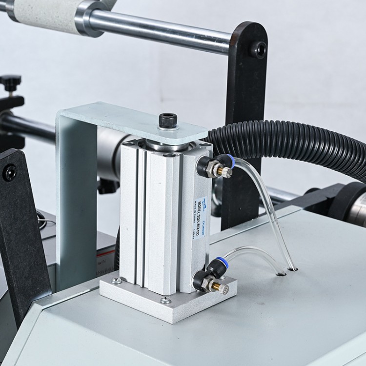 厂家供应全自动热裱覆膜机小型卷筒纸热裱机多功能不干胶热覆膜机图3