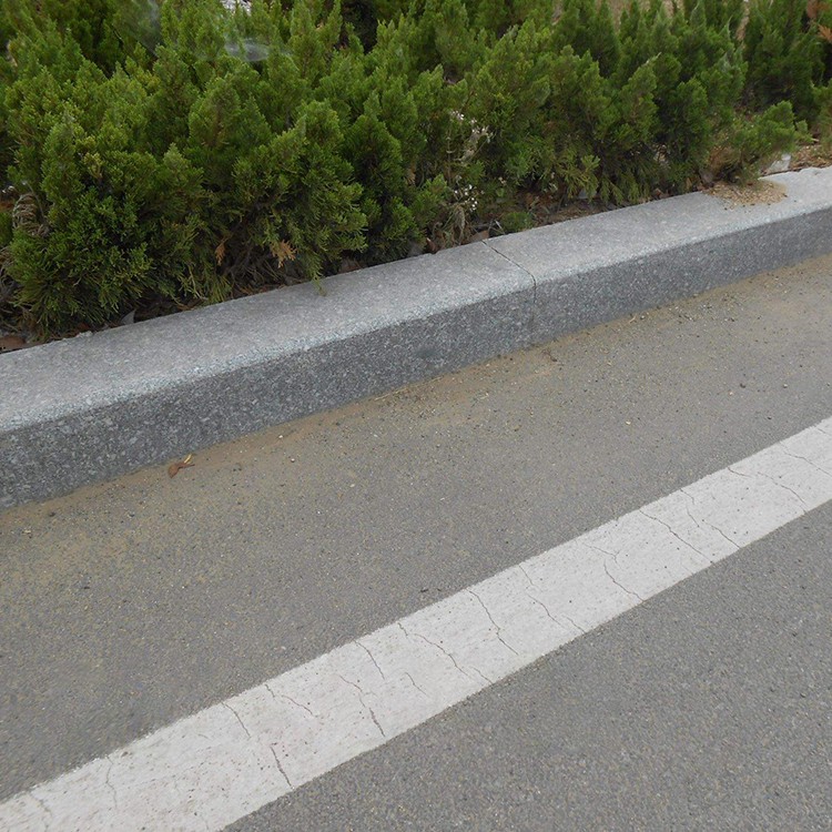 深灰色电脑仿形路沿石 白麻市政工程路沿石