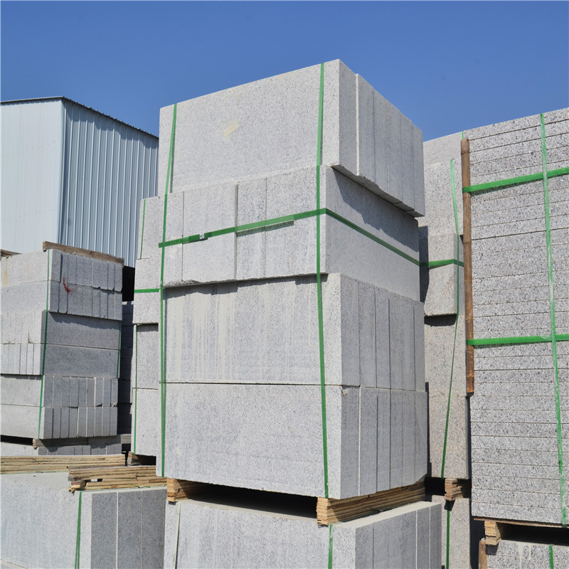 浅灰色路牙石 浅灰色马路牙子 浅灰色侧石