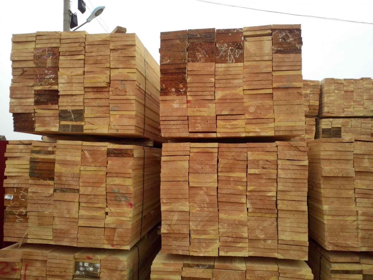 Flower flag pine architecture square wood Flower flag pine work local wood Flower flag pine engineering square wood Flower flag pine square wood