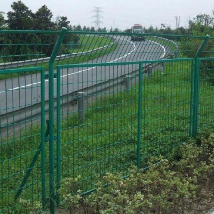 高速公路框架护栏网生产厂家