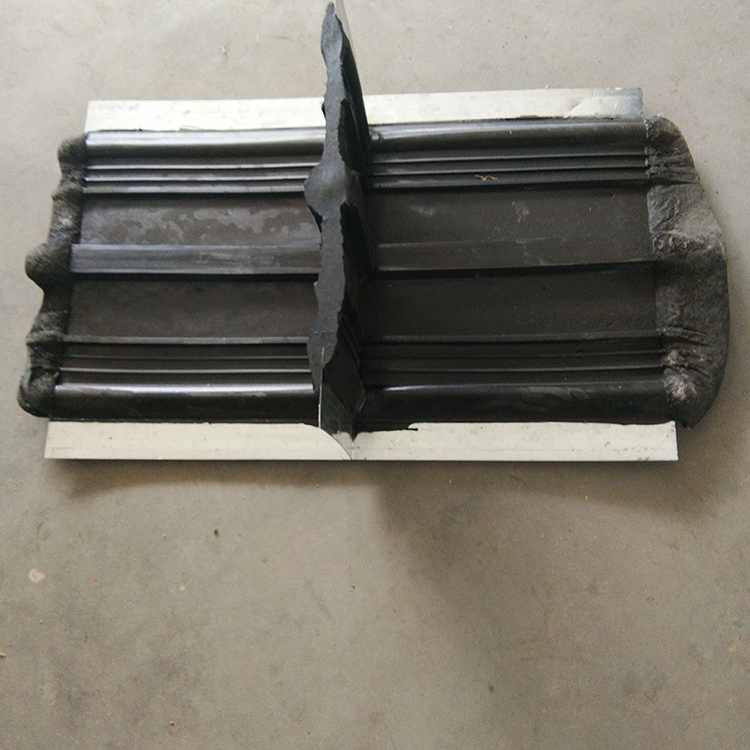 钢边橡胶止水带