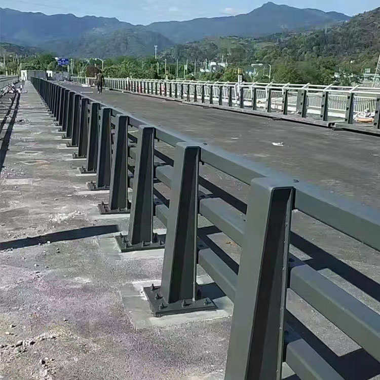 桥梁碳素钢防撞护栏