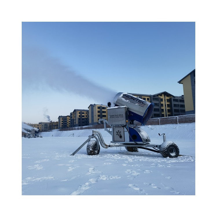 人工造雪机利用环境温度制雪 国产造雪机造雪过程