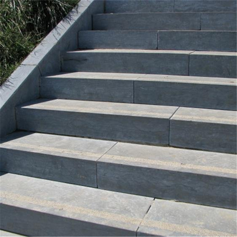 Blue flagstone curbing