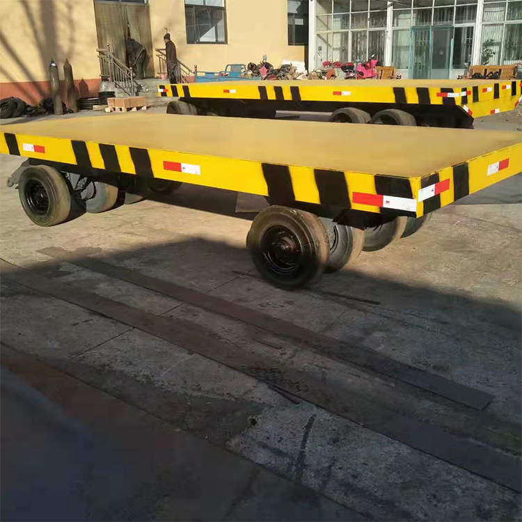 牵引平板车