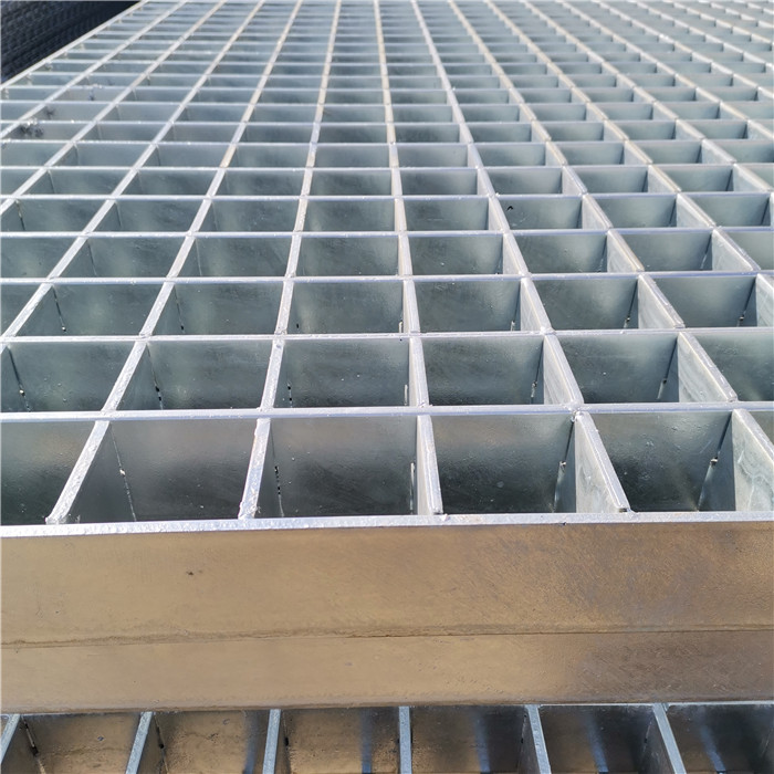 Galvanized steel grating panels