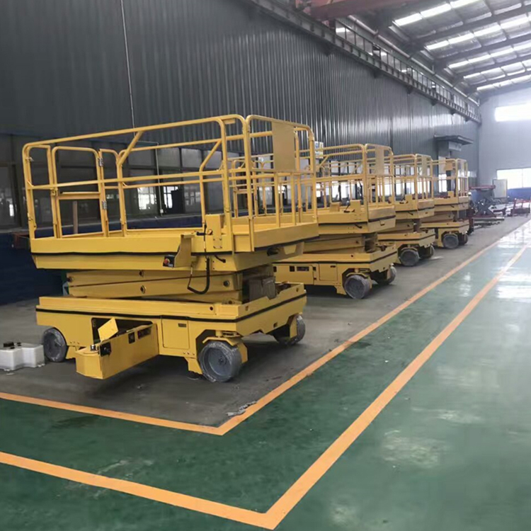 Self-propelled lift platform