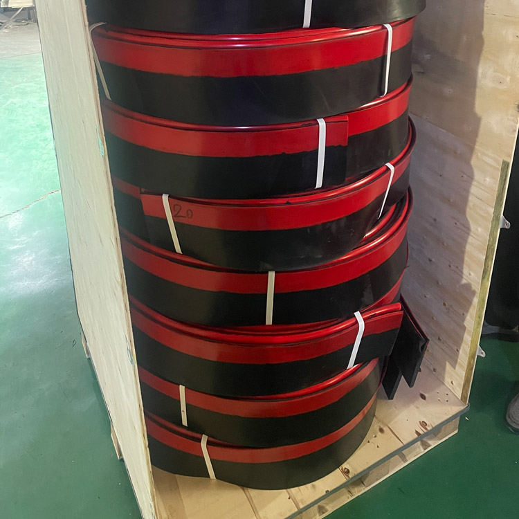 Anti overflow skirt board