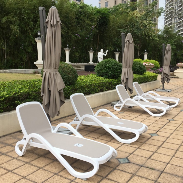 户外塑料沙滩椅加厚白色塑料游泳馆躺椅靠背4档调节
