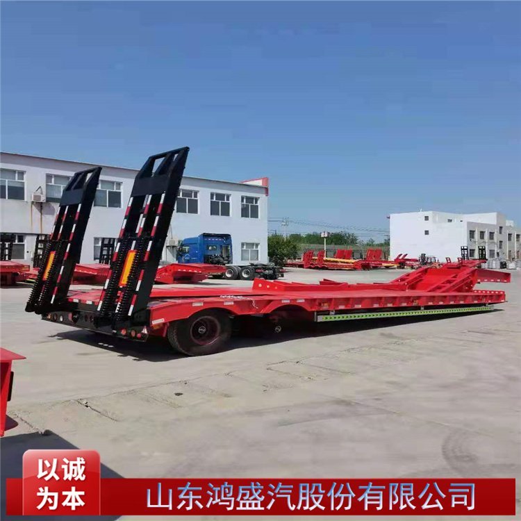 轻型钩机板半挂车