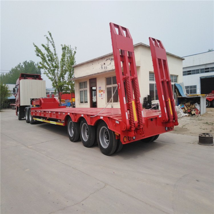 13米低平板半挂车