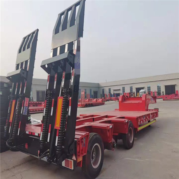 鹅颈分离特种低平板半挂车
