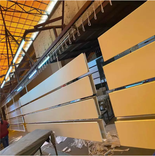 Gas Station Aluminum Ceiling Clip Tiles, Windproof Aluminum Strip for Canopy Ceiling