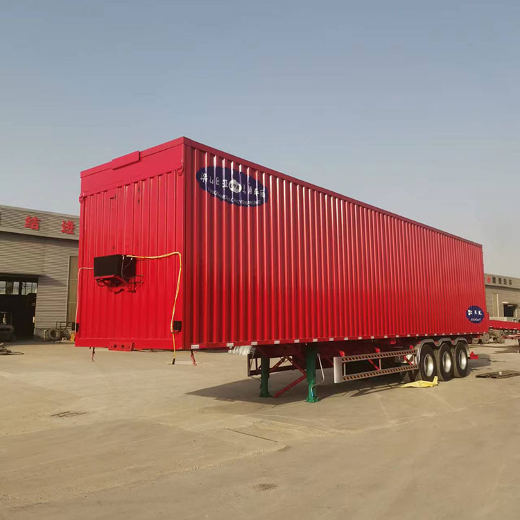 飞翼厢式半挂车