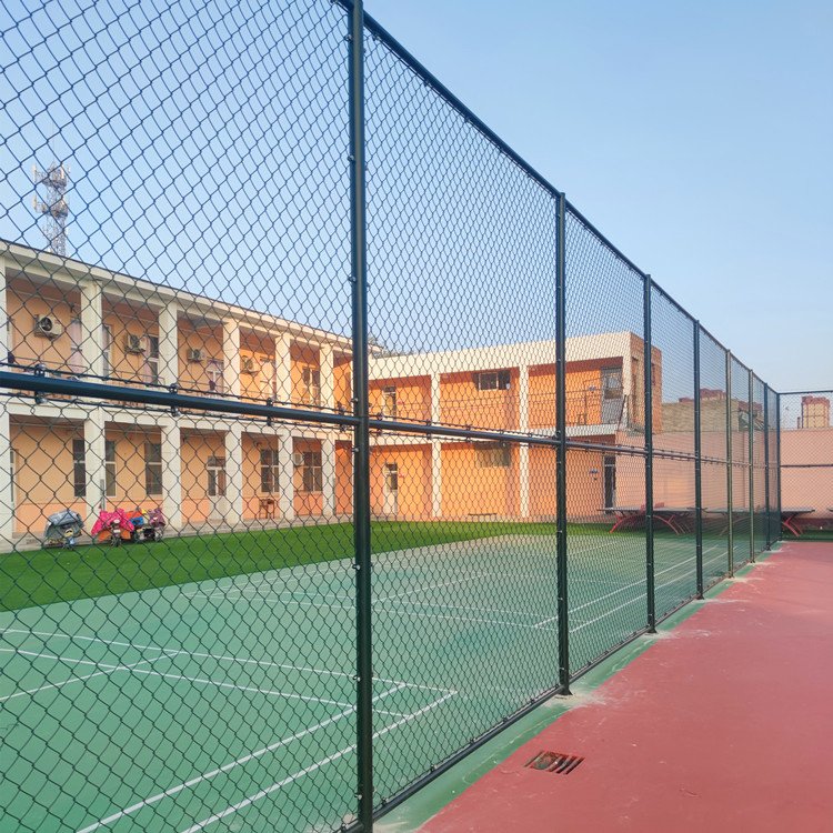 运动场围栏网 学校体育篮球场勾花网 网球场围网 球场护栏网