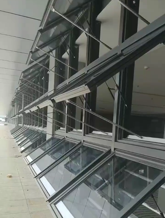 电动链条式开窗器案例