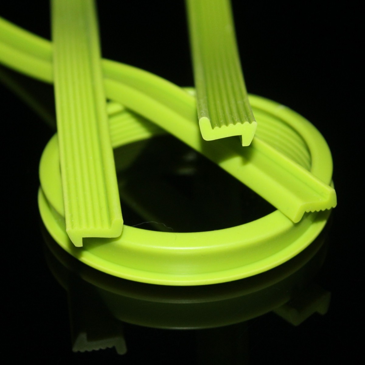 Food-grade adhesive sealant