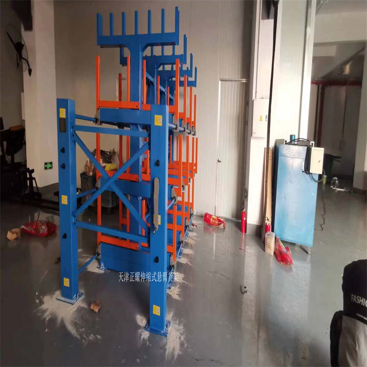 车间里钢管存放架 伸缩式悬臂货架投入使用 圆钢放置架