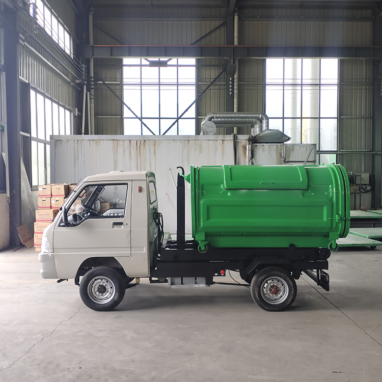 电动四轮勾臂垃圾车