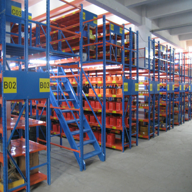 Dejia, a loft shelf manufacturer, constructs steel platform warehouse shelves.