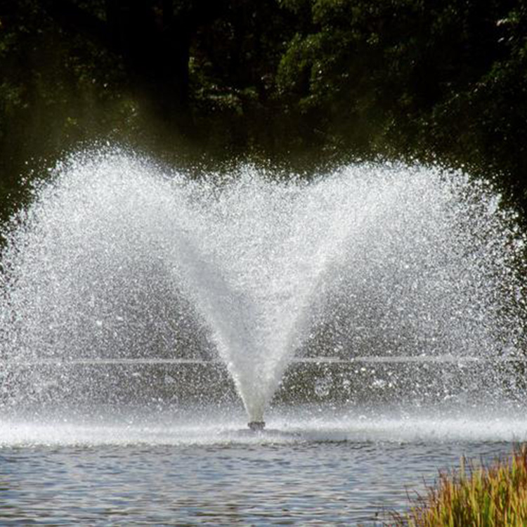 湖面喷泉