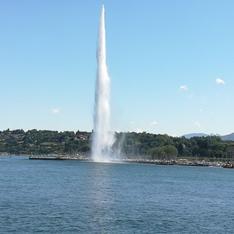 湖面喷泉