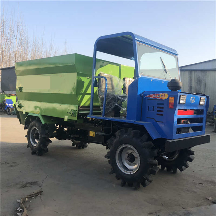 Automated pasture spreader for dairy farms, Cattle feeding truck, Small electric battery-powered feed truck