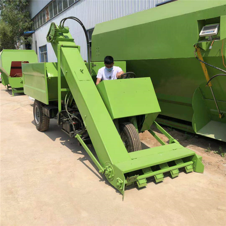 Manure Cleaning and Collection Vehicle, Diesel Mini Manure Scooper, Four-Wheel High-Power Manure Removal Truck