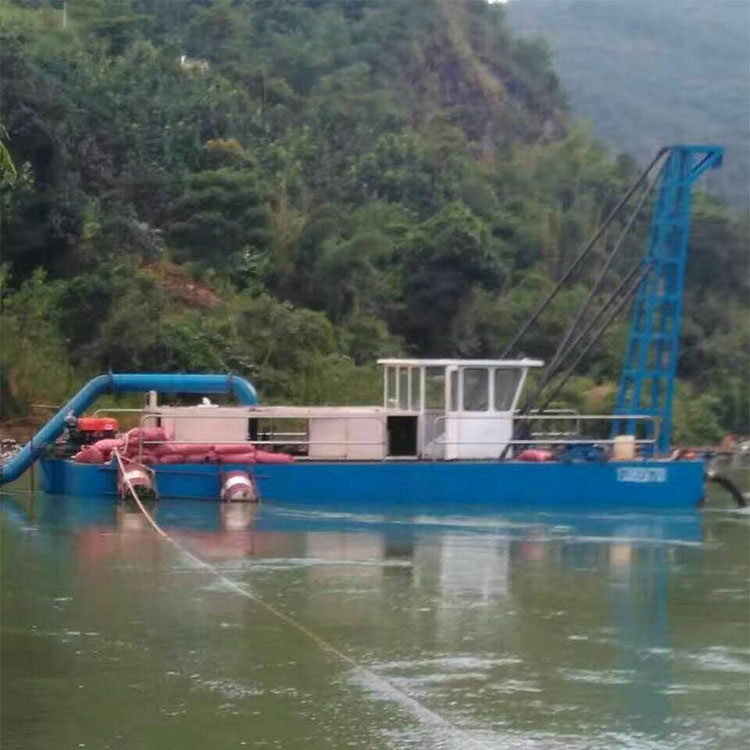Suction dredger