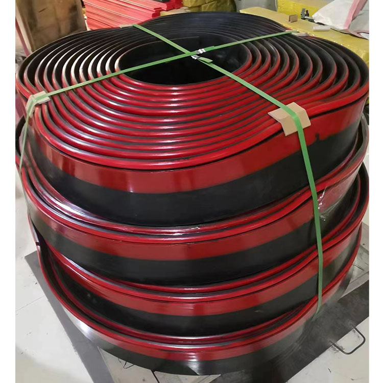 Anti overflow skirt board