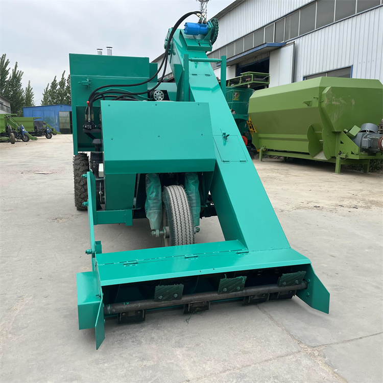 Self-loading and unloading manure trucks, Three-wheeled cubic manure spreader, Farmyard ground manure removal truck