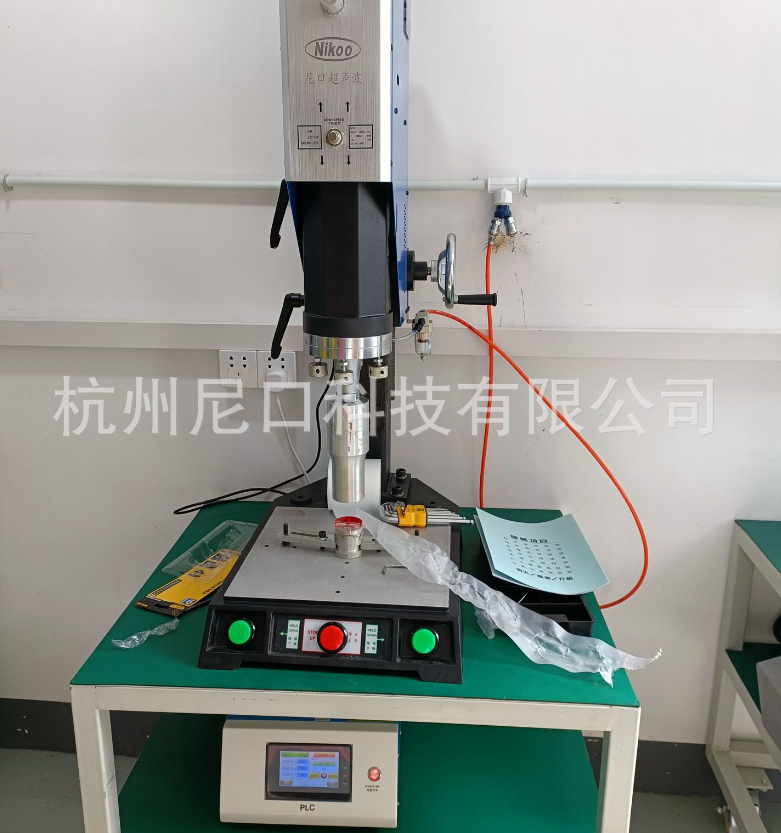 （厂家批发）15K自动追频数字型超声波焊接机，塑料焊接机