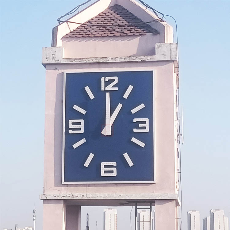 天津杨村第三中学楼顶大钟