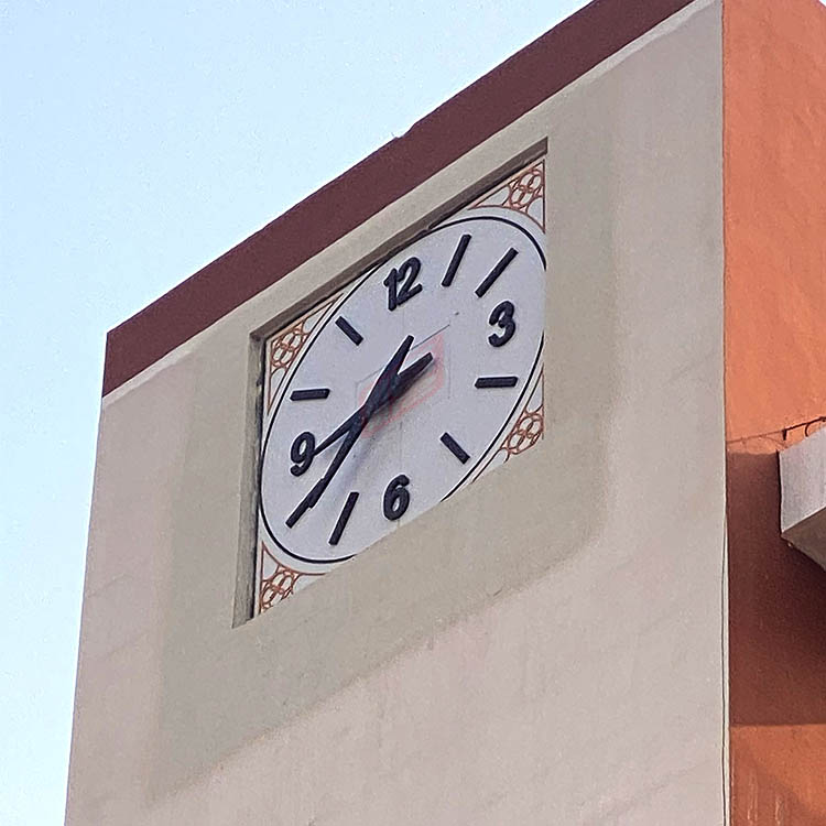 吕梁文水中学教学楼顶塔钟