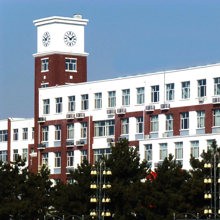 通辽开鲁一中钟楼塔钟