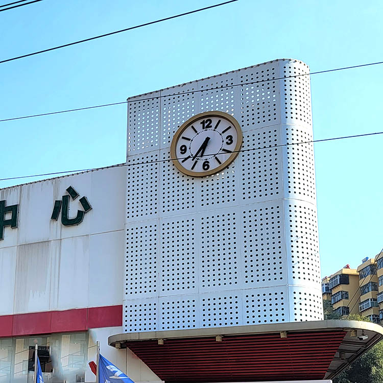 济南郎茂山农贸市场大钟