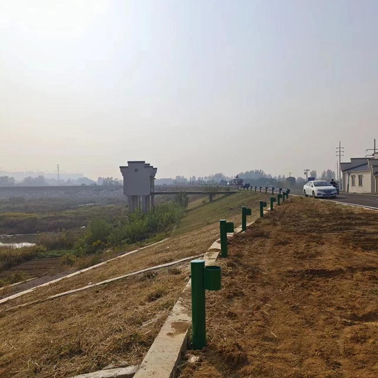 金安区河堤施工现场