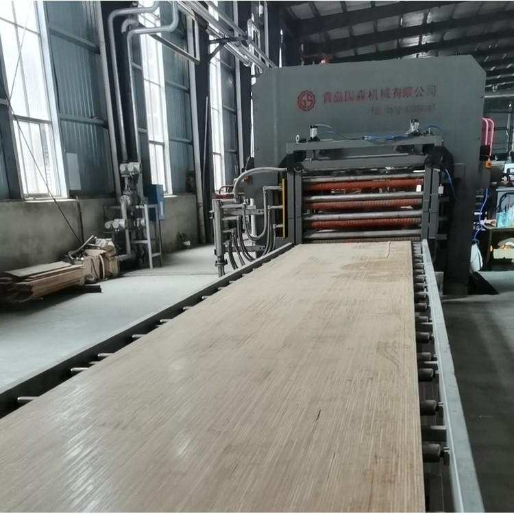 9.5米长尺寸竹单板压制成型机械 用于卡车集装箱底板生产