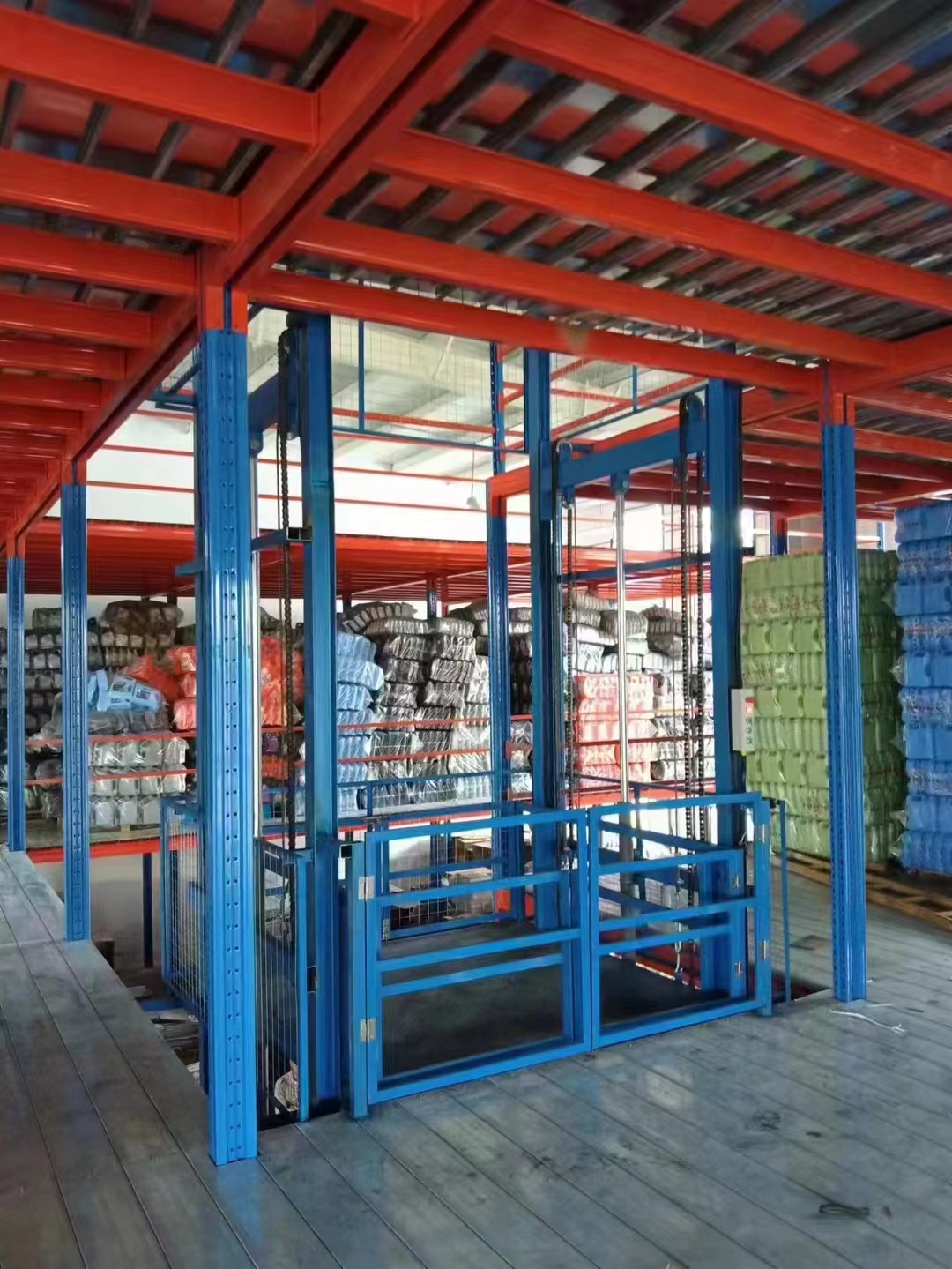 Goods lift hydraulic system