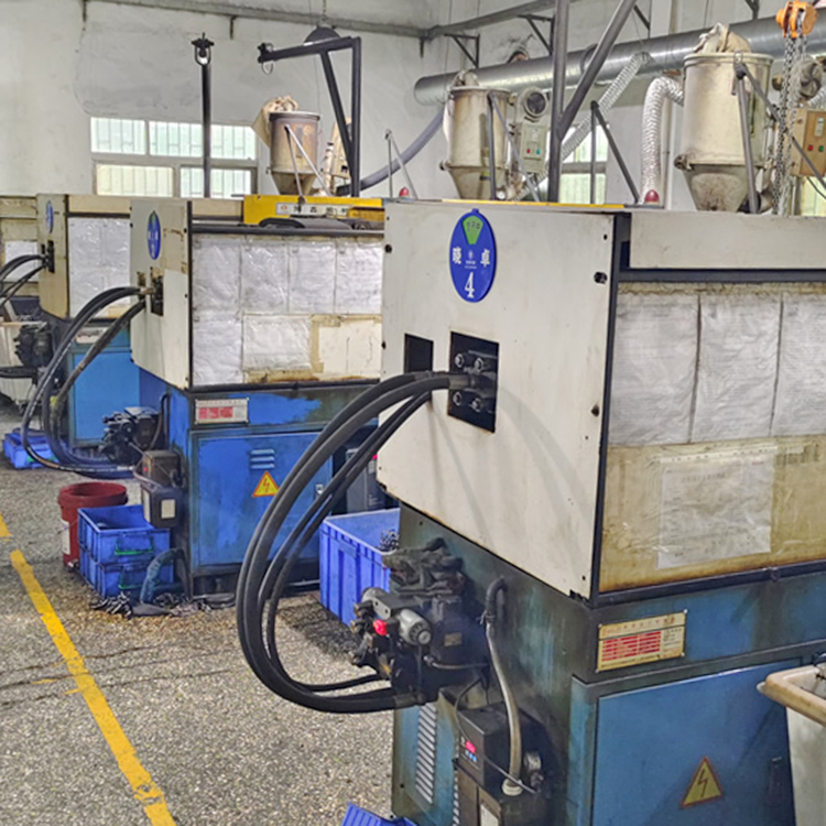 塑胶部注塑车间