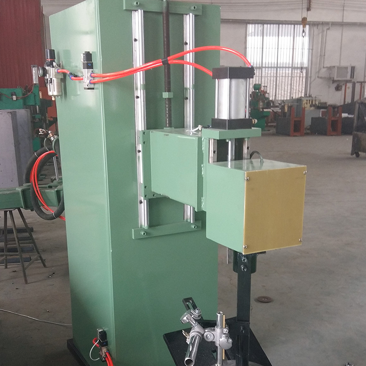 二保焊机重型汽车齿轮后壳